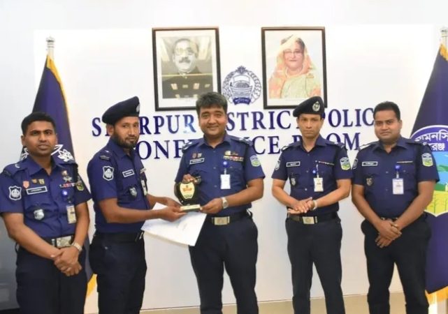 জেলার শ্রেষ্ঠ এএসআই এবং ওয়ারেন্ট তামিলকারী অফিসার শ্রীবরদী থানার কামরুল ইসলাম